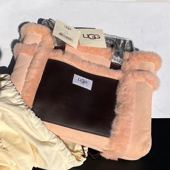 UGG WOMENS GRAB BAG - Picture 1 of 5